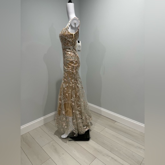 $789 Mac Duggal FLORAL EMBROIDERED CORSET BODICE GOWN size 0 - Picture 6 of 8